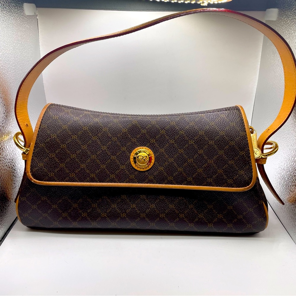 Rioni made in Italy top flap purse logo